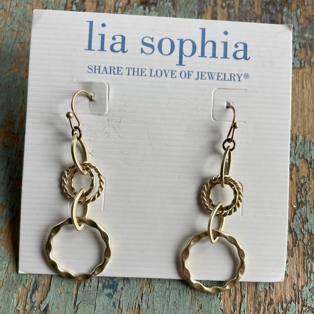 Gold dangling earrings